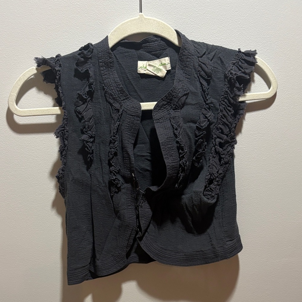 Staring at Stars Charcoal/Navy Ruffled Sleeveless Blouse